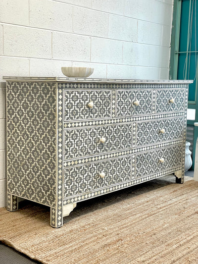 Bone Inlay Chest of 7 Drawers - Grey Wallpaper