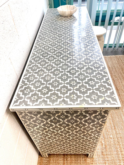 Bone Inlay Chest of 7 Drawers - Grey Wallpaper